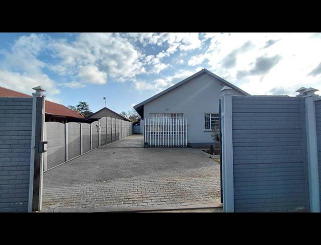4 BEDROOM HOUSE FOR SALE IN GENERAL ALBERTSPARK